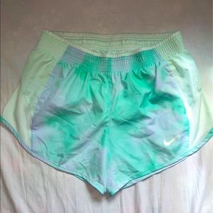 💚NWOT Nike Green Watercolor Workout Shorts